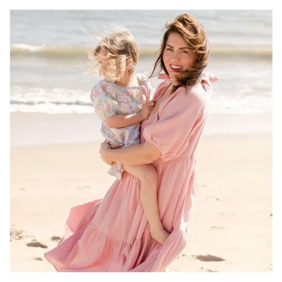 Joe Fresh Pink Midi Dress with Elegant Design - Picture 3 of 8